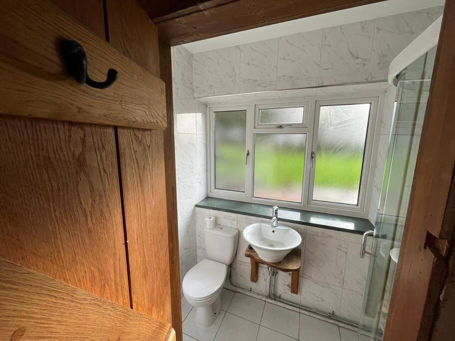 Villa Brownhills Eaton  Esterno foto