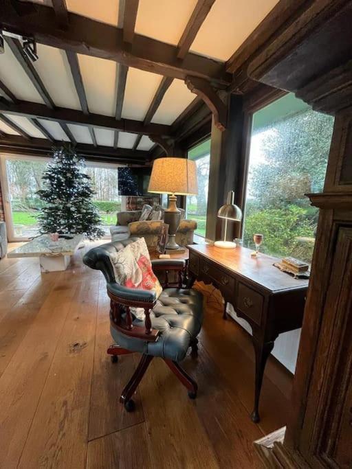 Villa Brownhills Eaton  Esterno foto