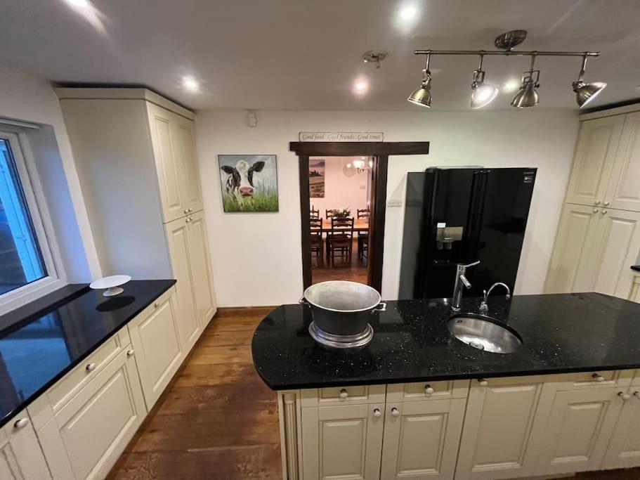 Villa Brownhills Eaton  Esterno foto