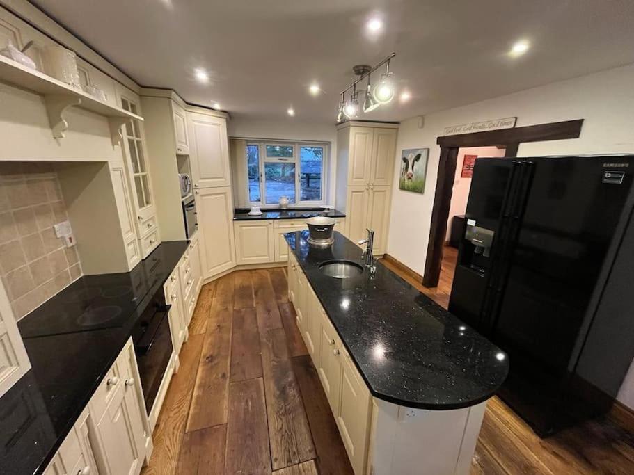 Villa Brownhills Eaton  Esterno foto